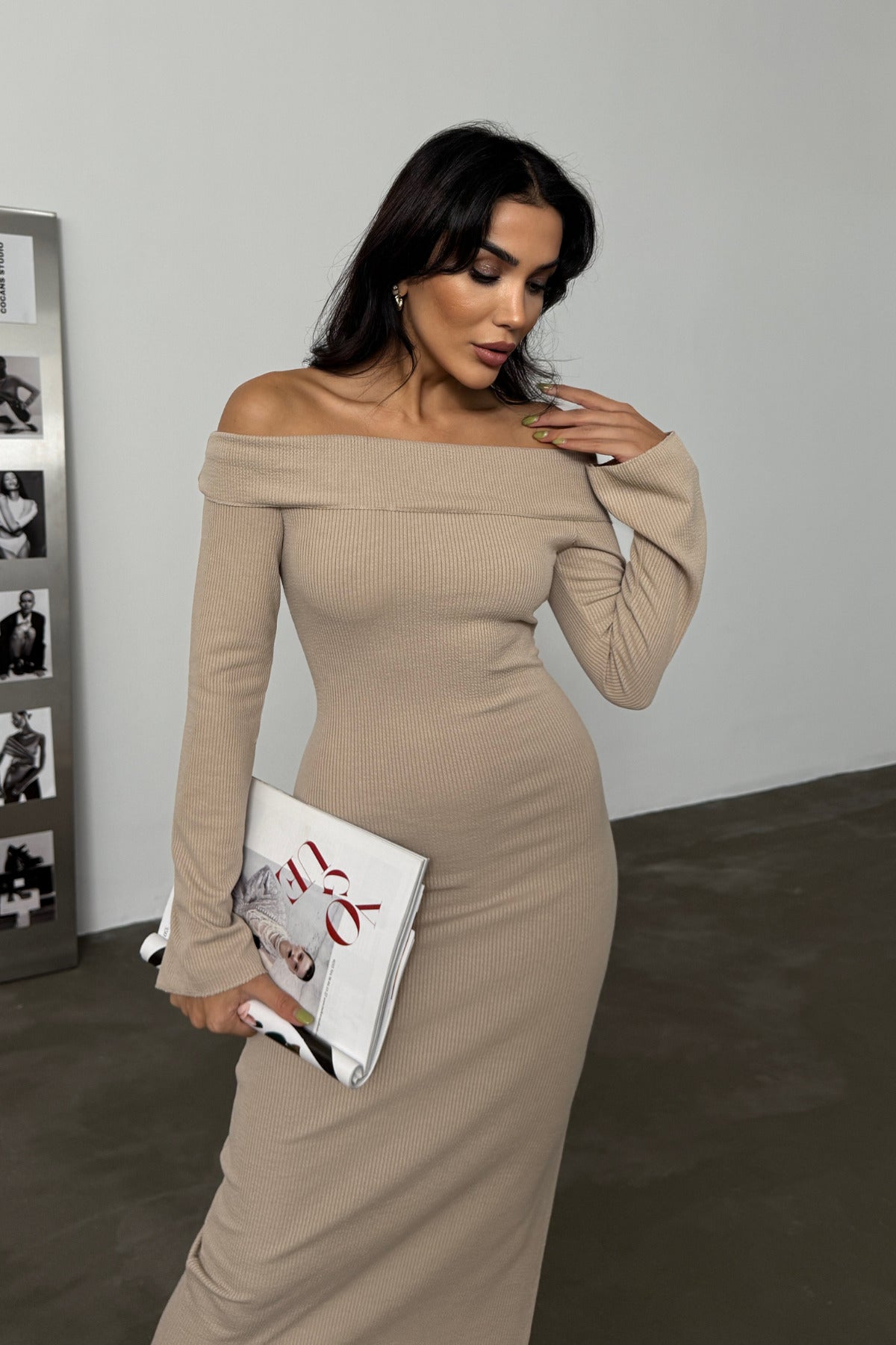 Kadın Krem Carmen Yaka Yırtmaç Detaylı Midi Boy Basic Örme Elbise