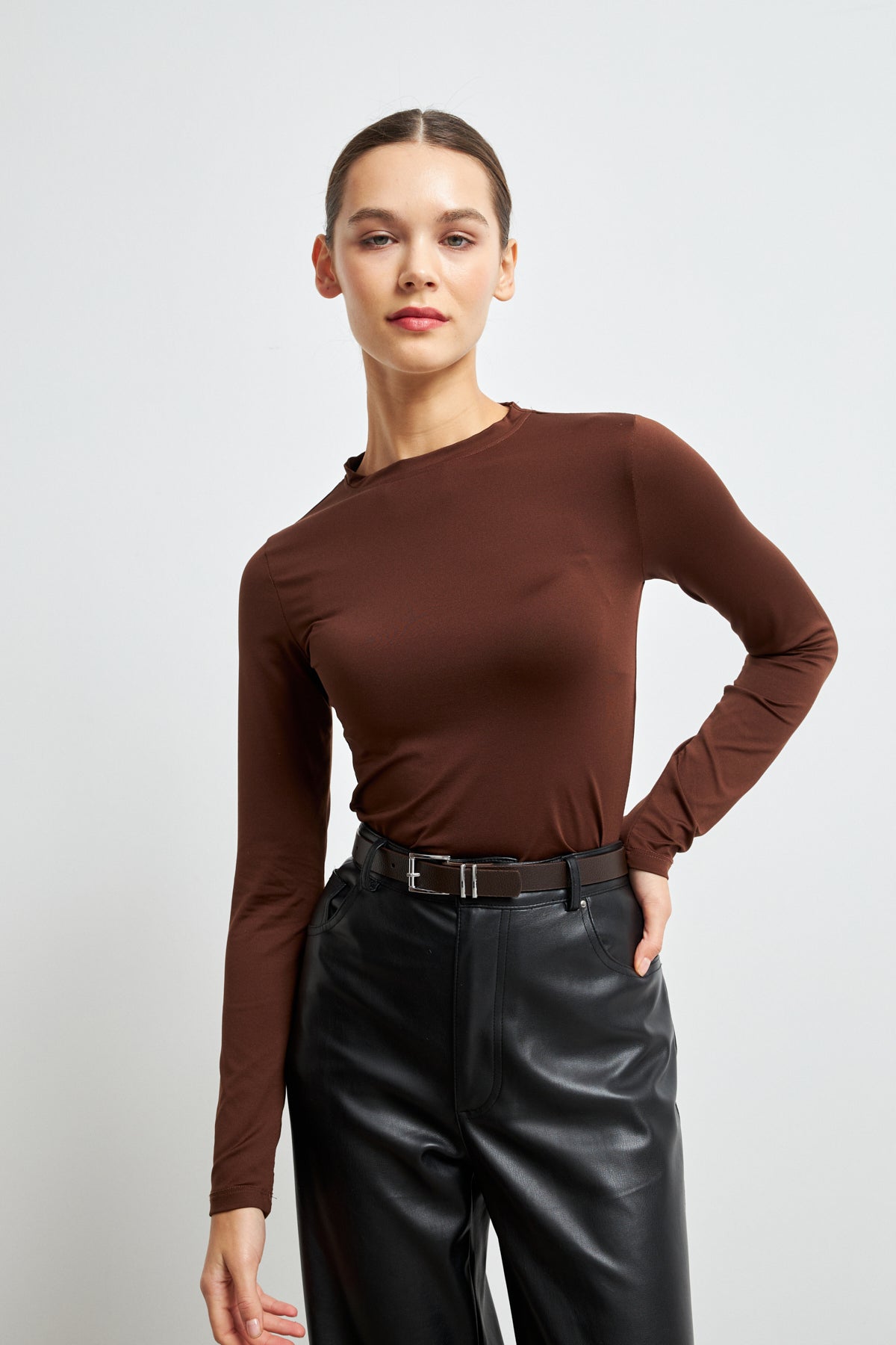Kadın Acı Kahve Ultra Soft Esnek Bisiklet Yaka Basic Bluz