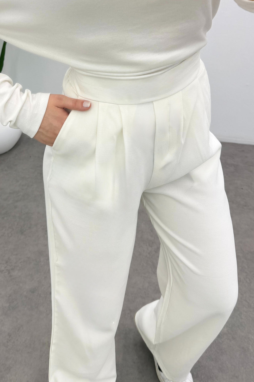 Kadın Beyaz Beli Lastikli Dökümlü Pile Detaylı Tensel Relaxed Pantolon