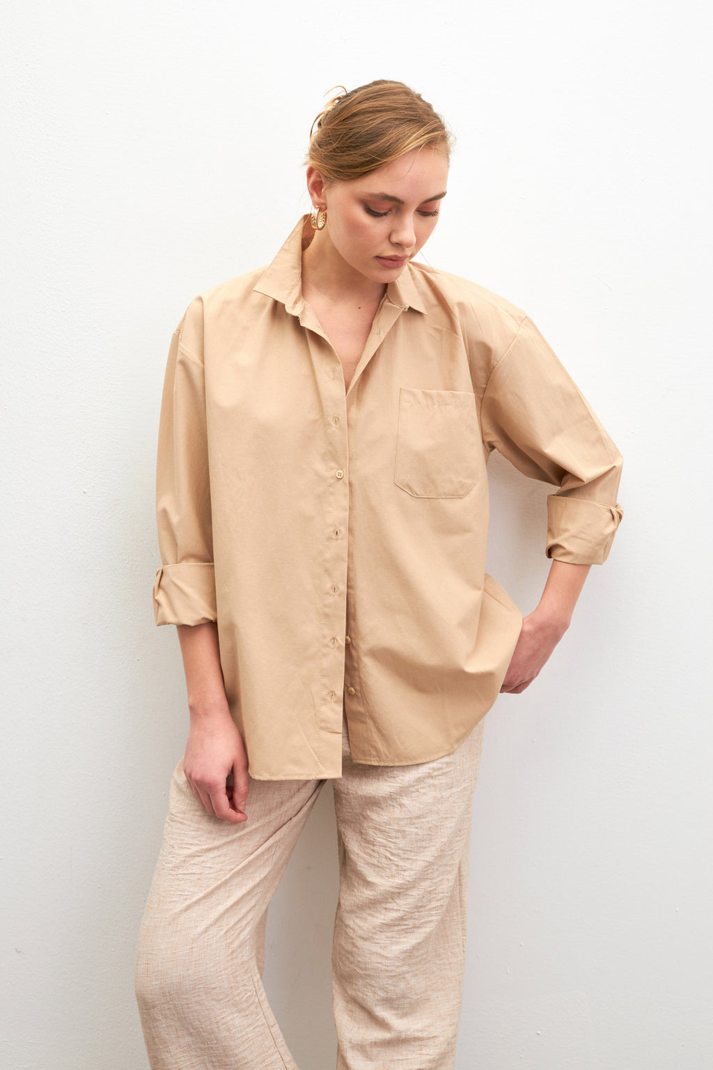 Kadın Koyu Bej Oversize Basic Cep Detaylı Poplin Uzun Kol Gömlek
