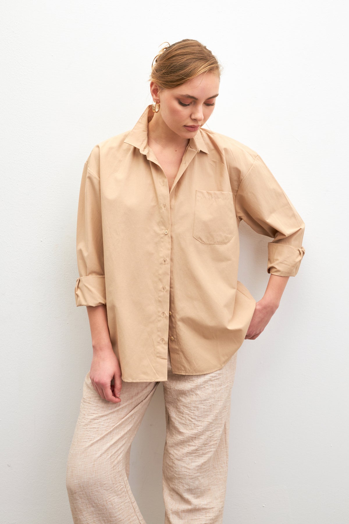 Kadın Koyu Bej Oversize Basic Cep Detaylı Poplin Uzun Kol Gömlek