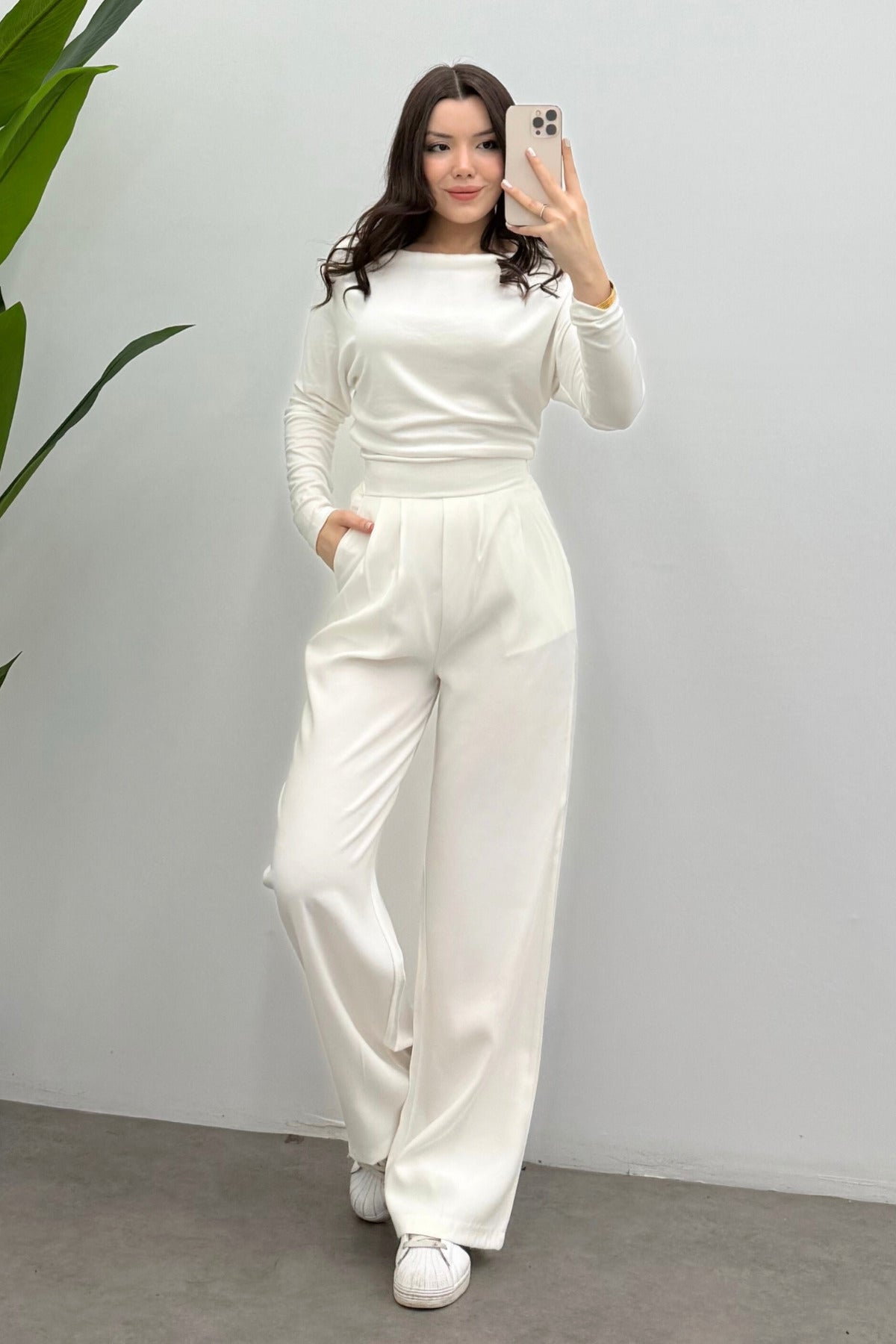 Kadın Beyaz Beli Lastikli Dökümlü Pile Detaylı Tensel Relaxed Pantolon