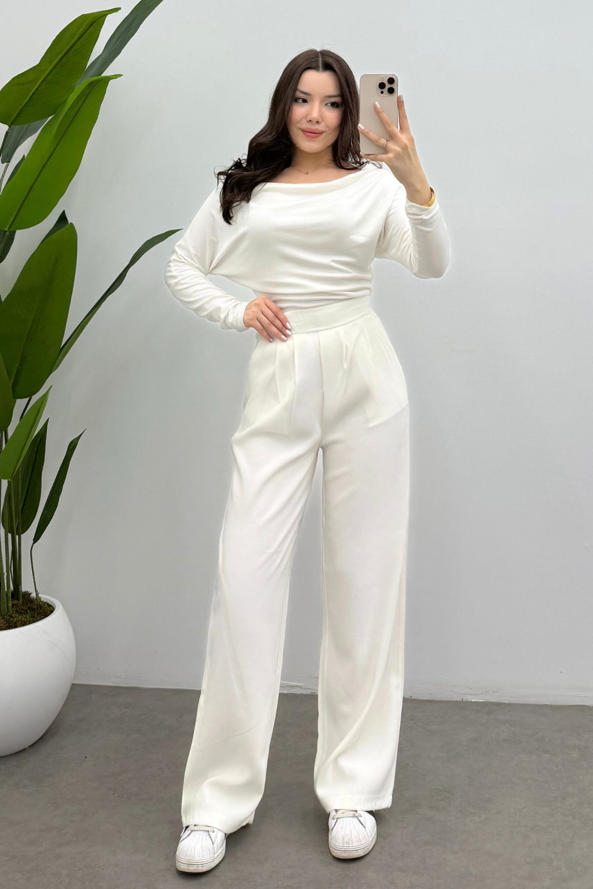 Kadın Beyaz Beli Lastikli Dökümlü Pile Detaylı Tensel Relaxed Pantolon