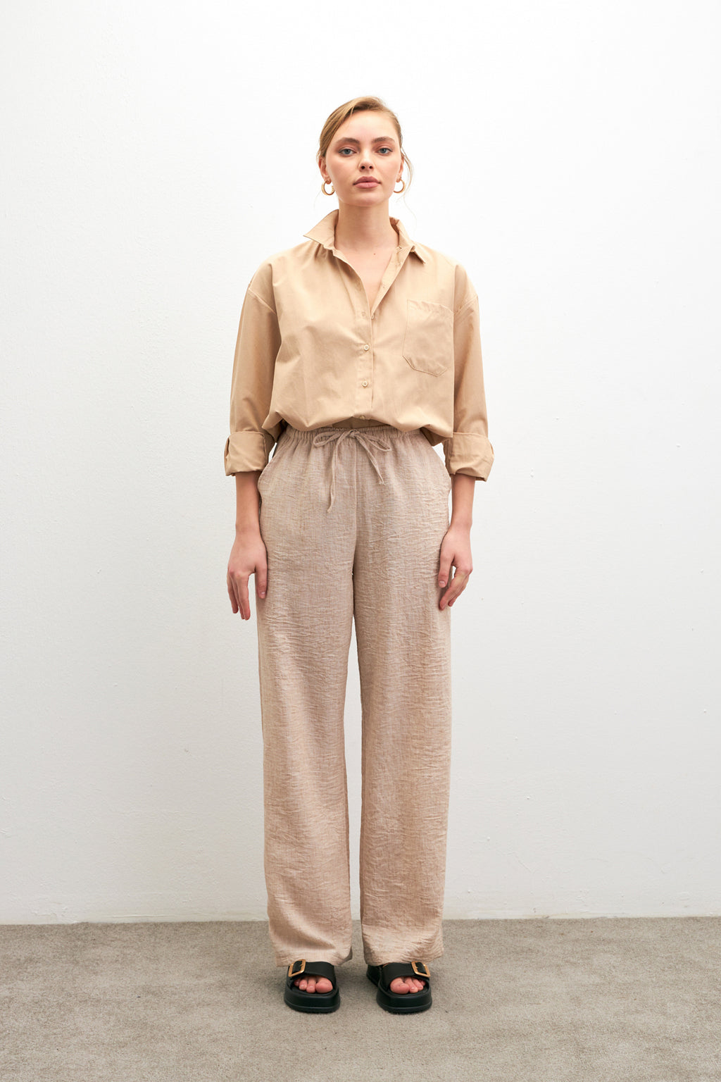Kadın Koyu Bej Oversize Basic Cep Detaylı Poplin Uzun Kol Gömlek