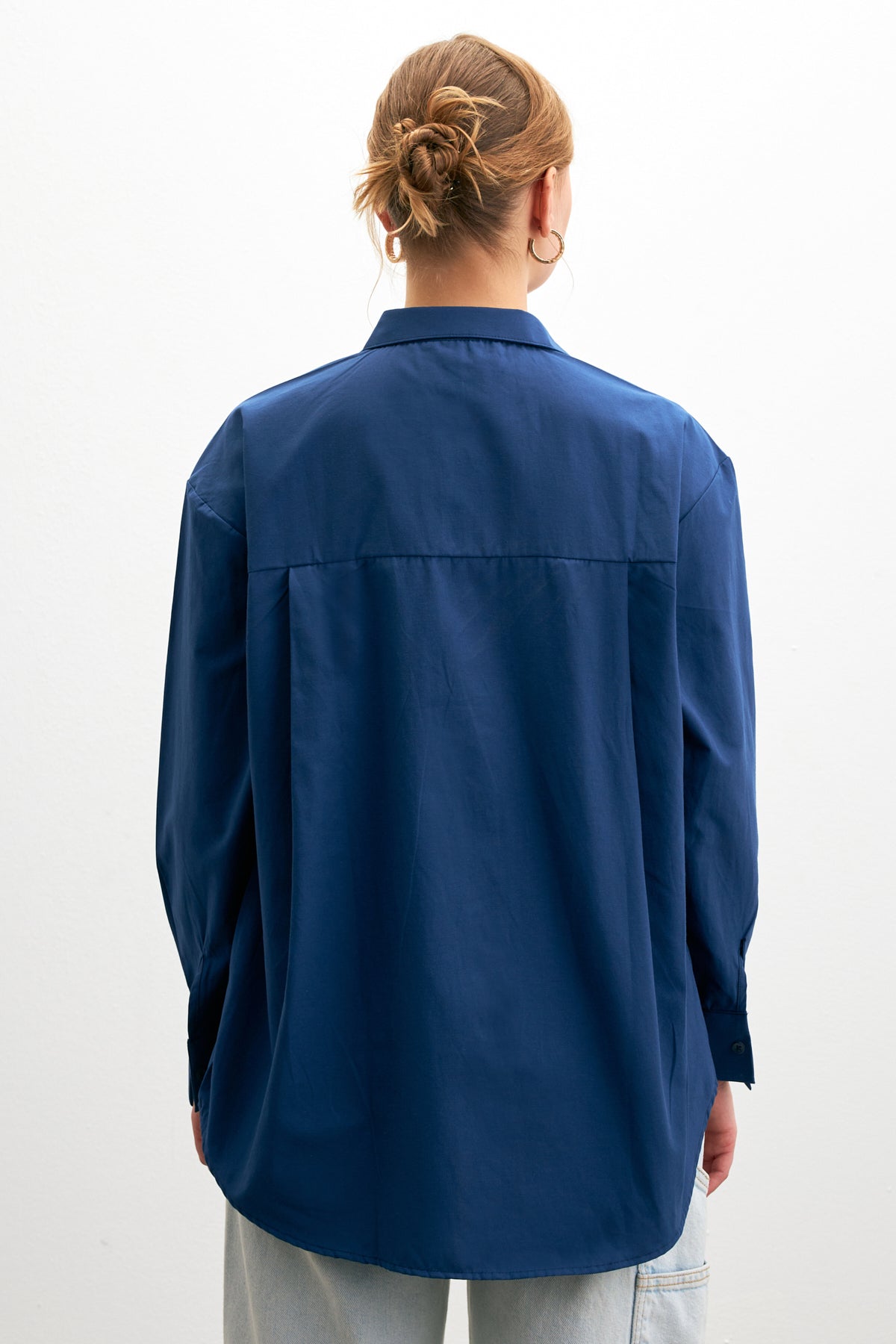 Kadın Lacivert Oversize Basic Cep Detaylı Poplin Uzun Kol Gömlek