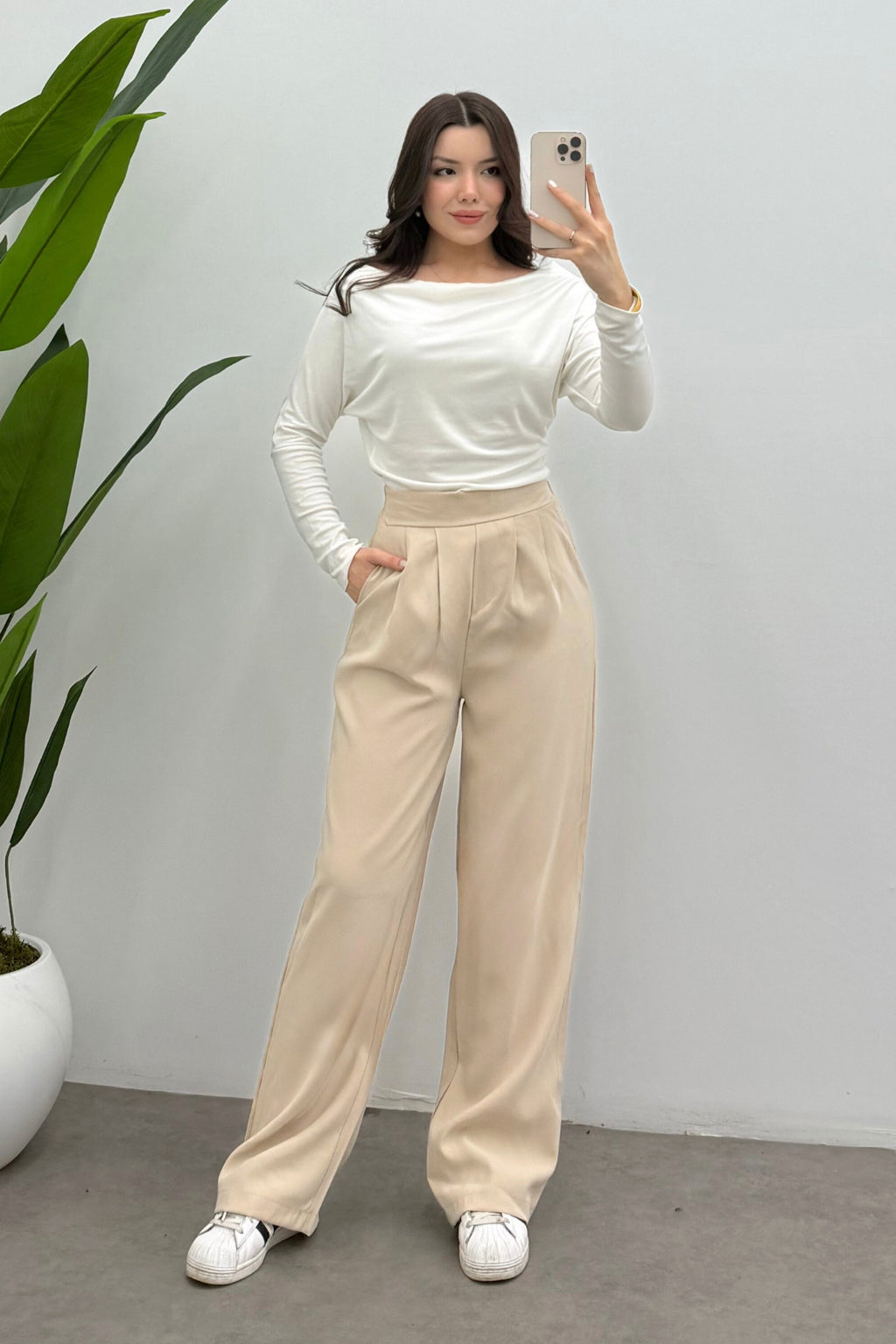 Kadın Krem Beli Lastikli Dökümlü Pile Detaylı Tensel Relaxed Pantolon