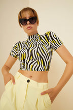 Kadın Sarı Siyah Zebra Desenli Kısa Kol Crop