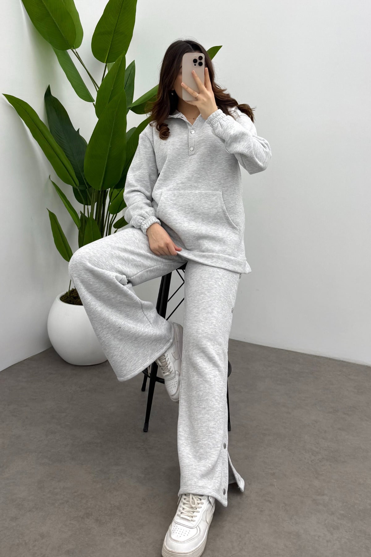 Kadın Açık Gri Şardonlu Çıtçıt Detaylı Yumuşak Sweatshirt Takım