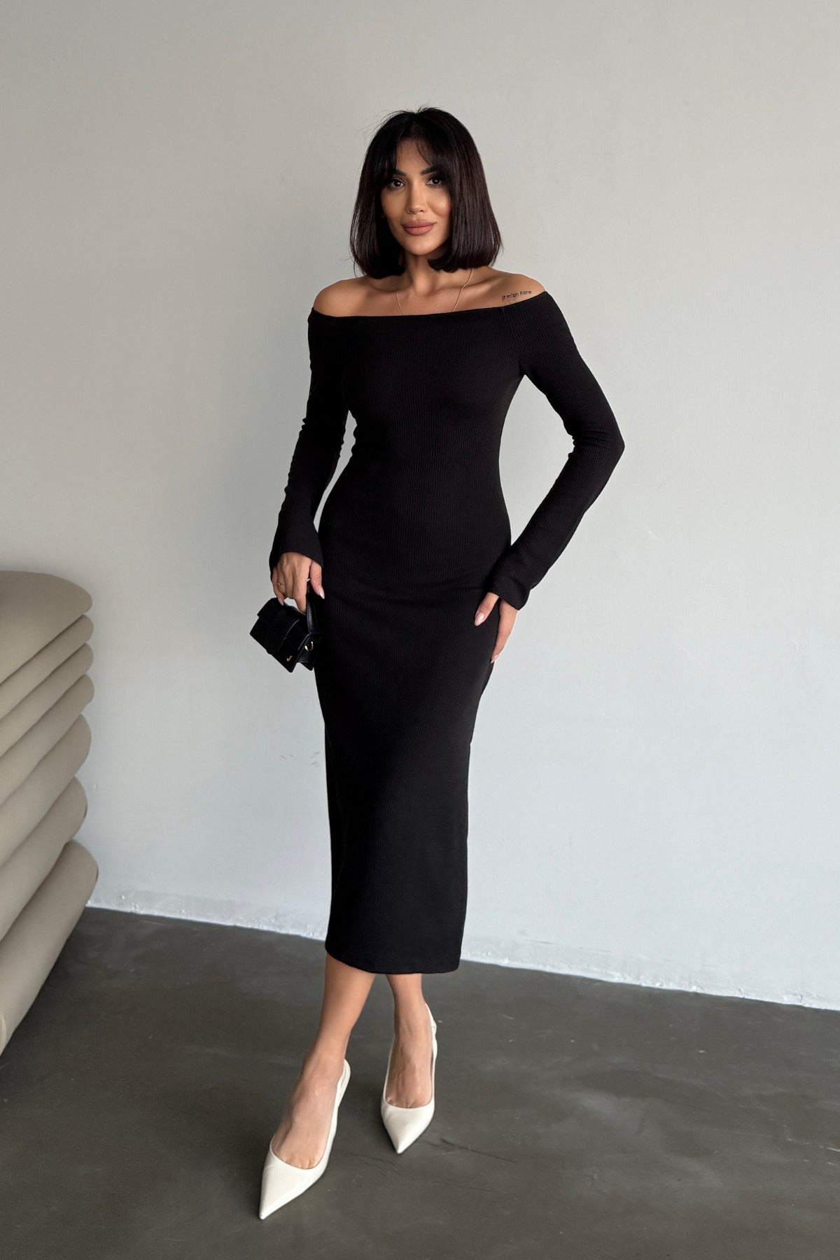 Kadın Siyah Carmen Yaka Yırtmaç Detaylı Midi Boy Basic Örme Elbise