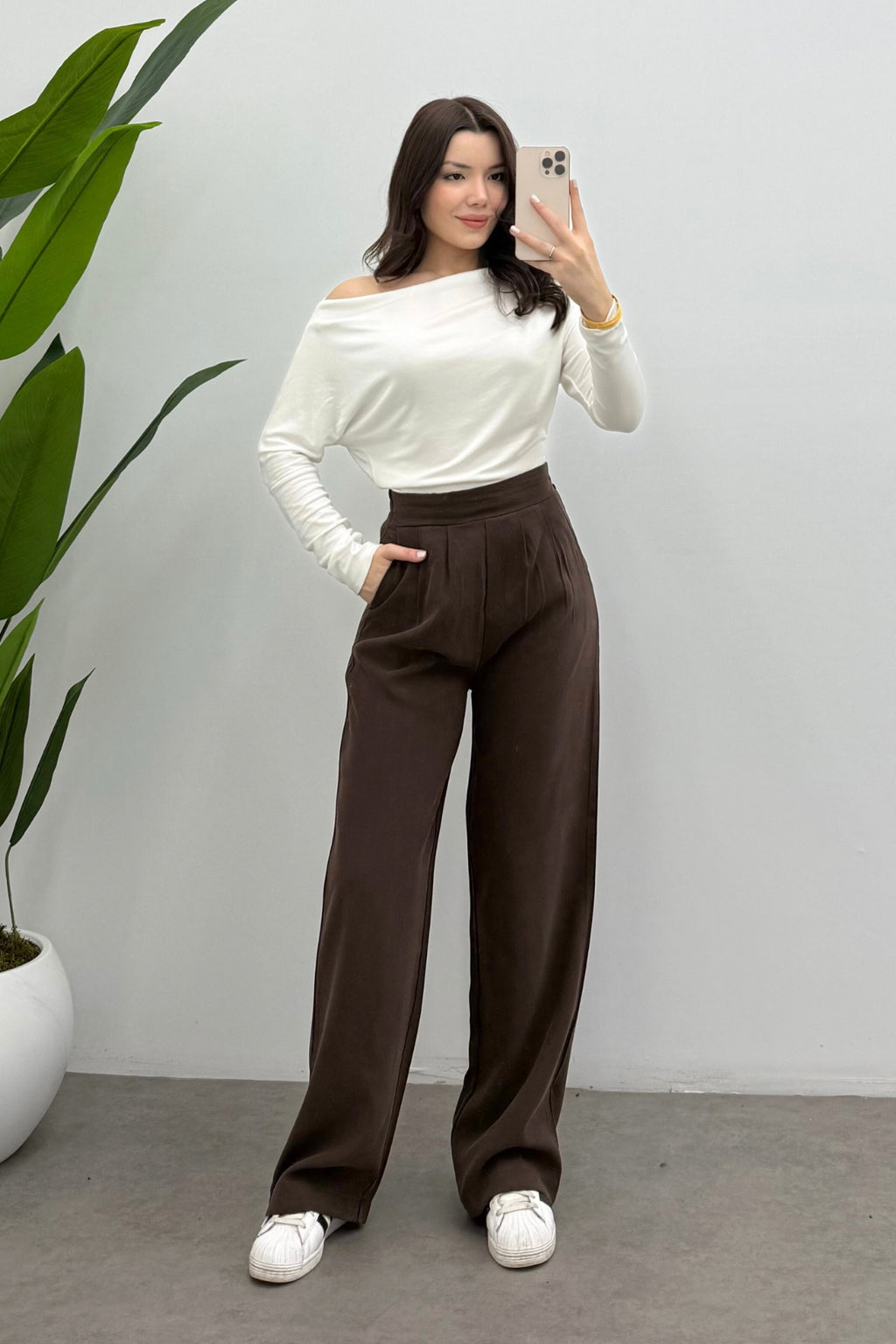 Kadın Kahverengi Beli Lastikli Dökümlü Pile Detaylı Tensel Relaxed Pantolon