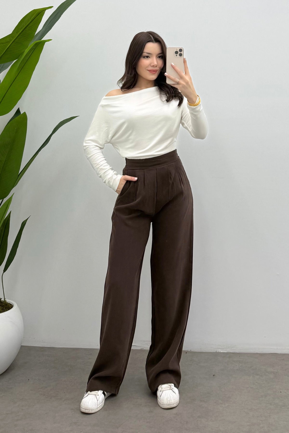 Kadın Kahverengi Beli Lastikli Dökümlü Pile Detaylı Tensel Relaxed Pantolon