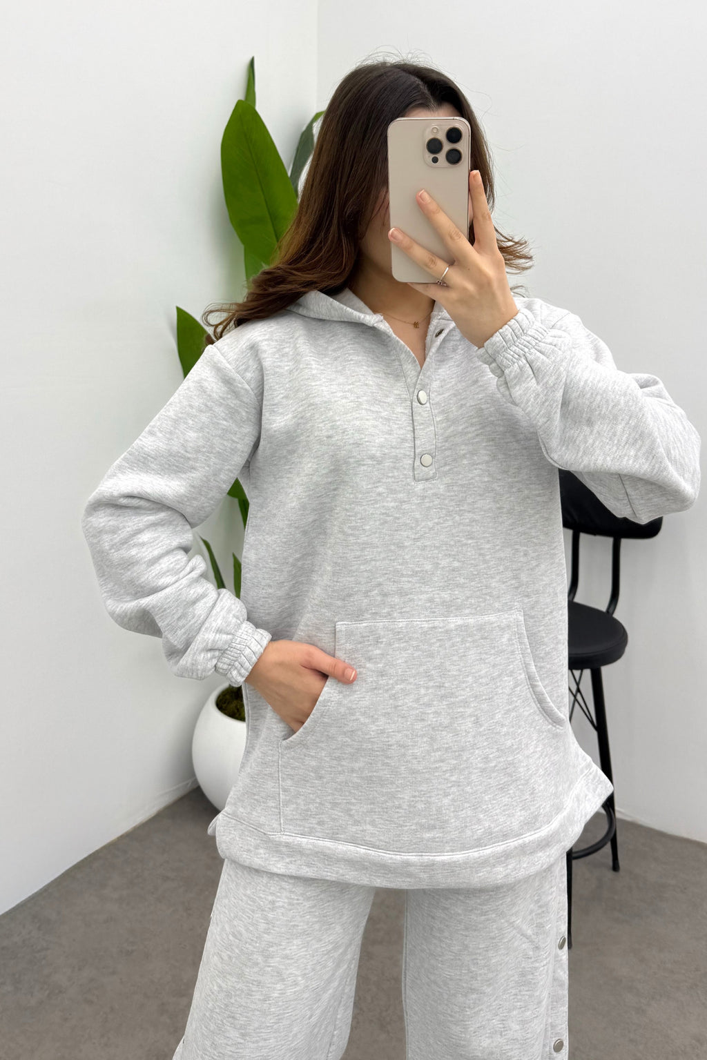 Kadın Açık Gri Şardonlu Çıtçıt Detaylı Yumuşak Sweatshirt Takım