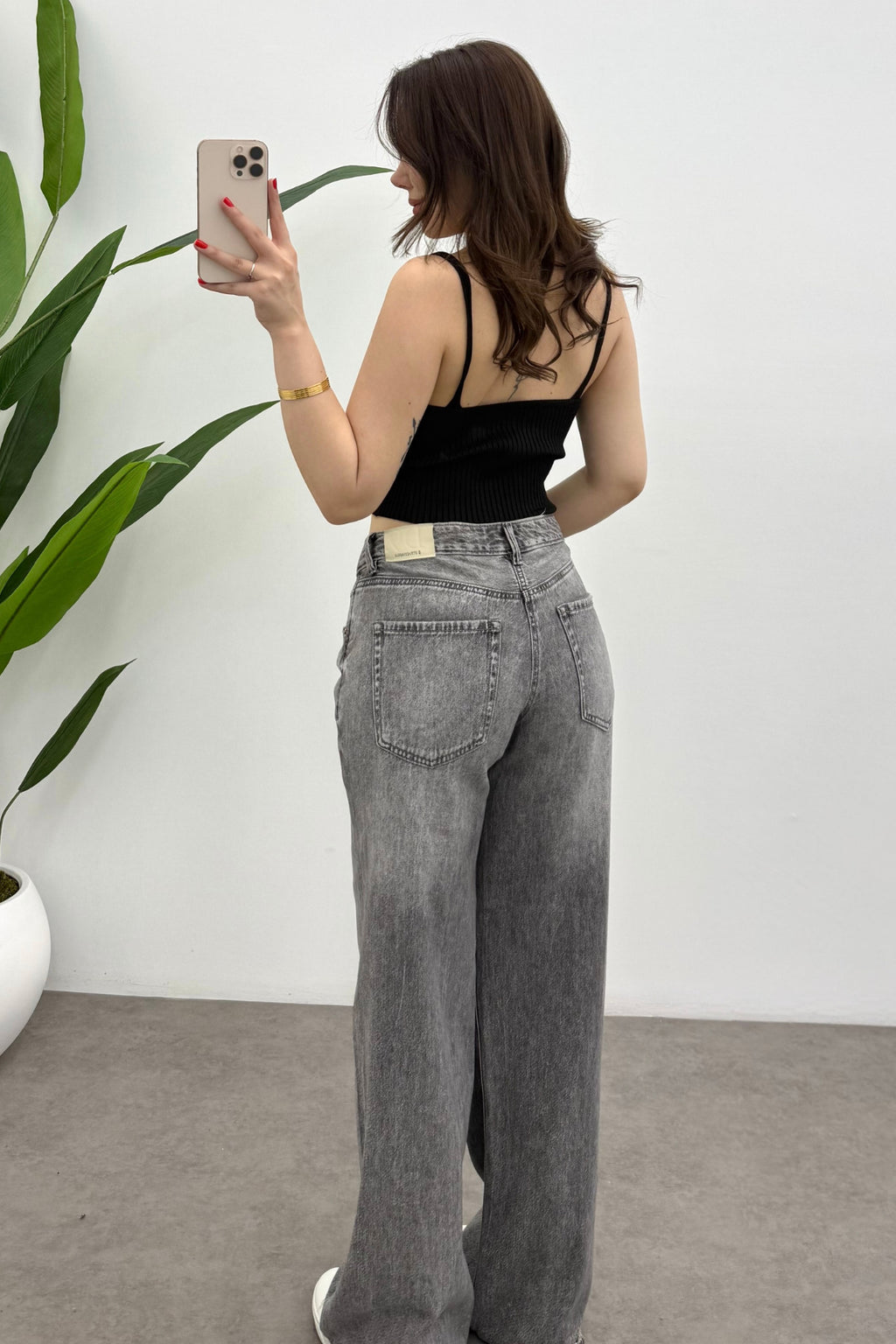 Kadın Siyah Şerit Detaylı İnce Askılı Yumuşak Crop Bluz