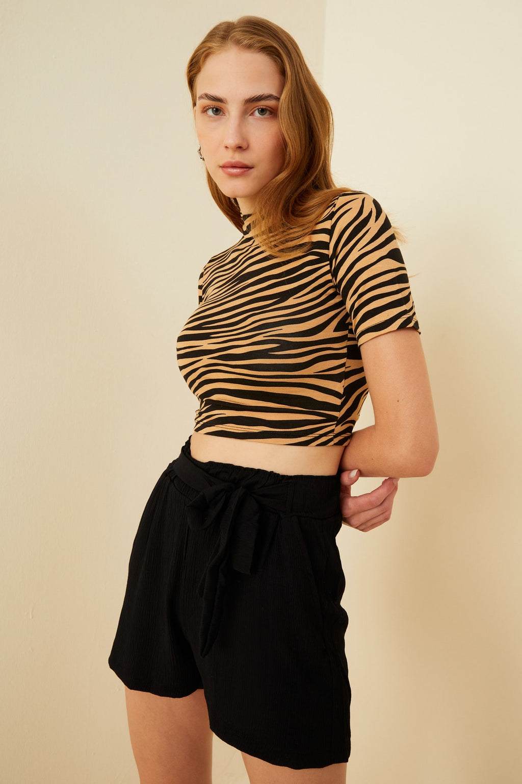 Kadın Camel Zebra Desenli Kısa Kol Crop