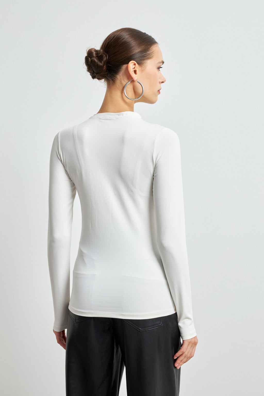 Kadın Beyaz Ultra Soft Esnek Bisiklet Yaka Basic Bluz