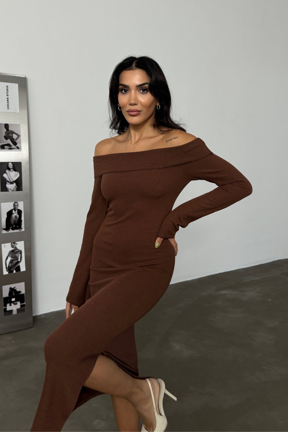 Kadın Acı Kahve Carmen Yaka Yırtmaç Detaylı Midi Boy Basic Örme Elbise