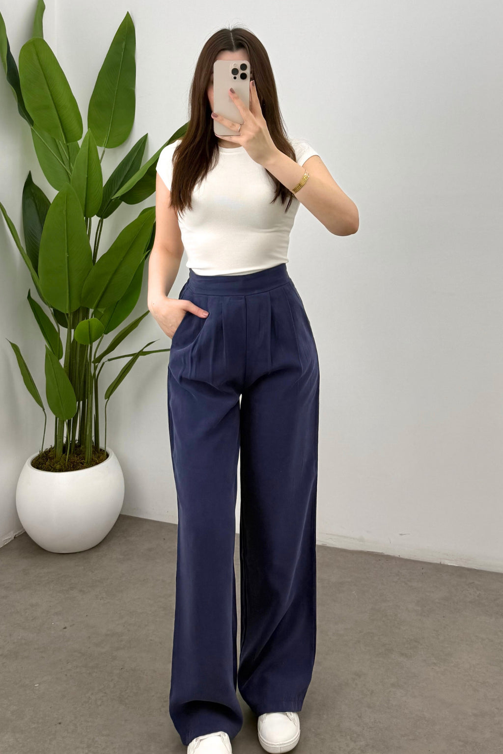 Kadın Lacivert Beli Lastikli Dökümlü Pile Detaylı Tensel Relaxed Pantolon