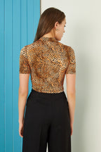 Kadın Turuncu Leopar Desenli Kısa Kol Crop Bluz