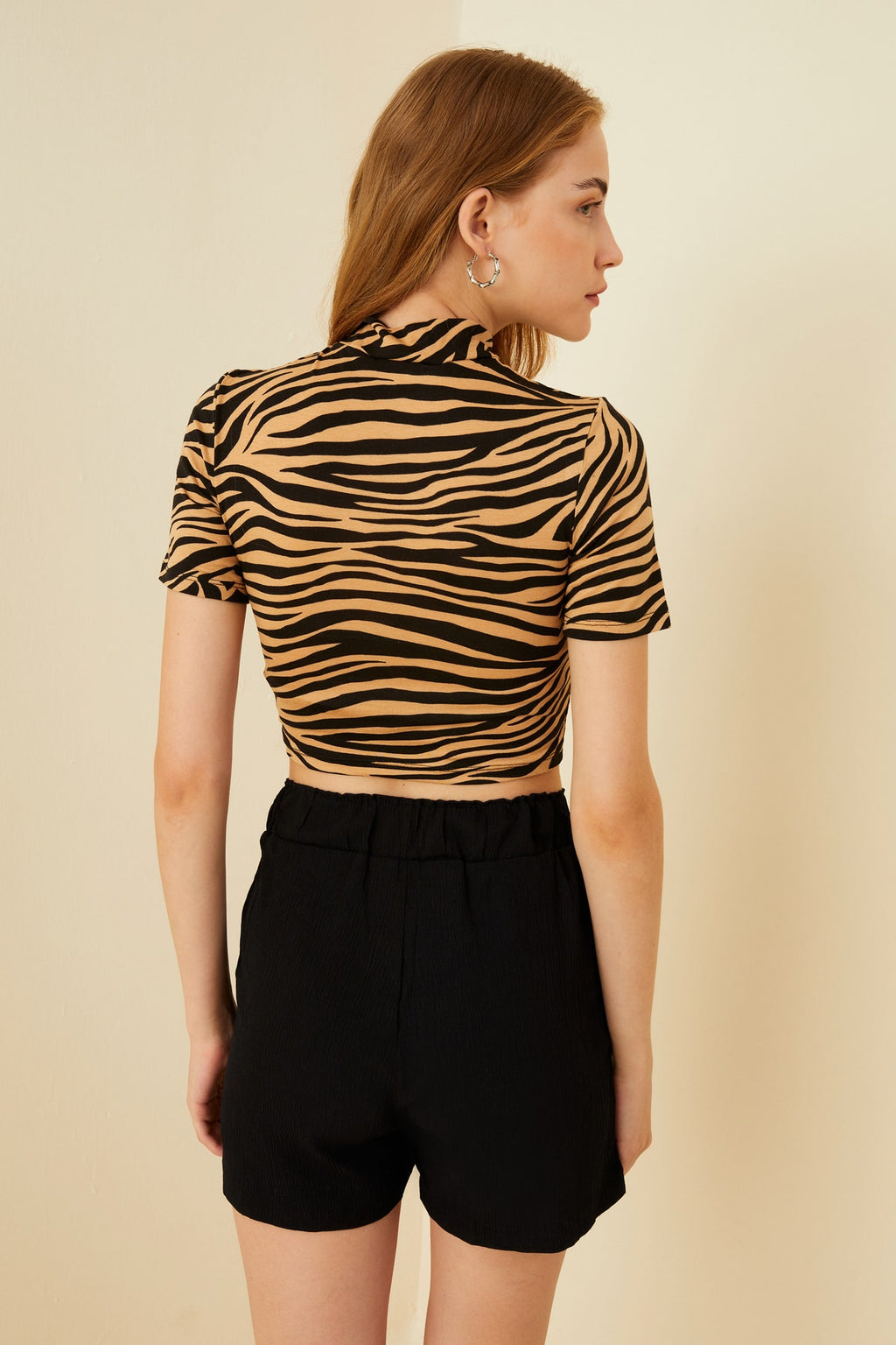 Kadın Camel Zebra Desenli Kısa Kol Crop