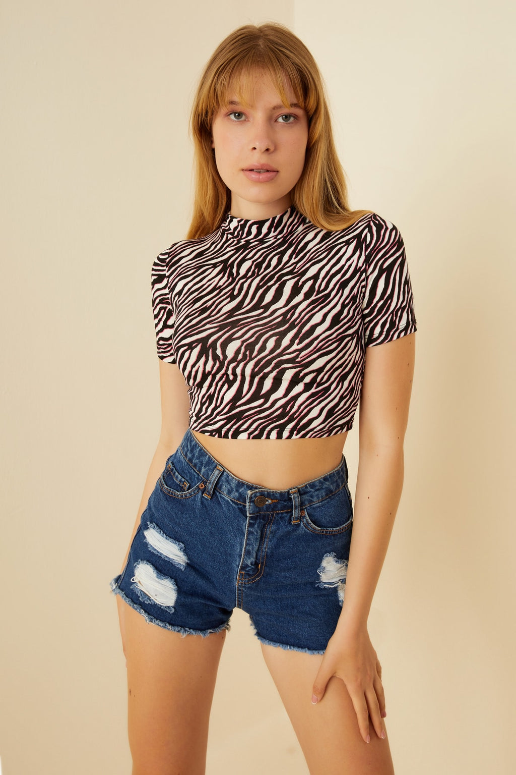 Kadın Pembe Efektli Zebra Desenli Kısa Kol Crop
