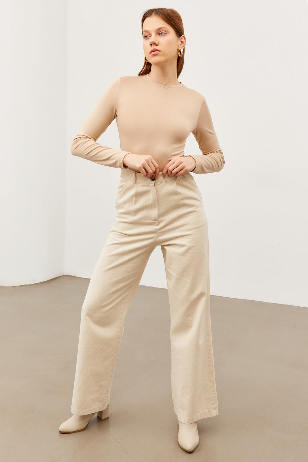 Kadın Krem Bisiklet Yaka Body